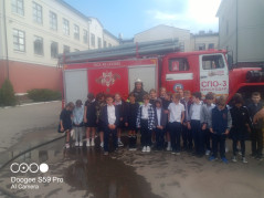 Спасатели-пожарные Службы спасения  г. Краснодара провели показательные мероприятия  по пожарной безопасности для учащихся школ МО г. Краснодар.